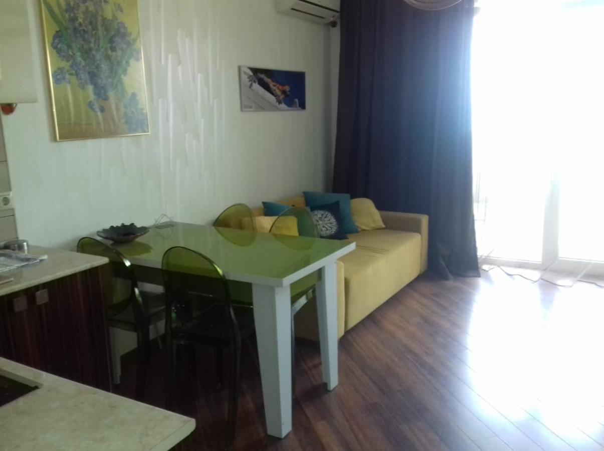 Apartment On Kobaladze Str 2 Batumi Exteriör bild
